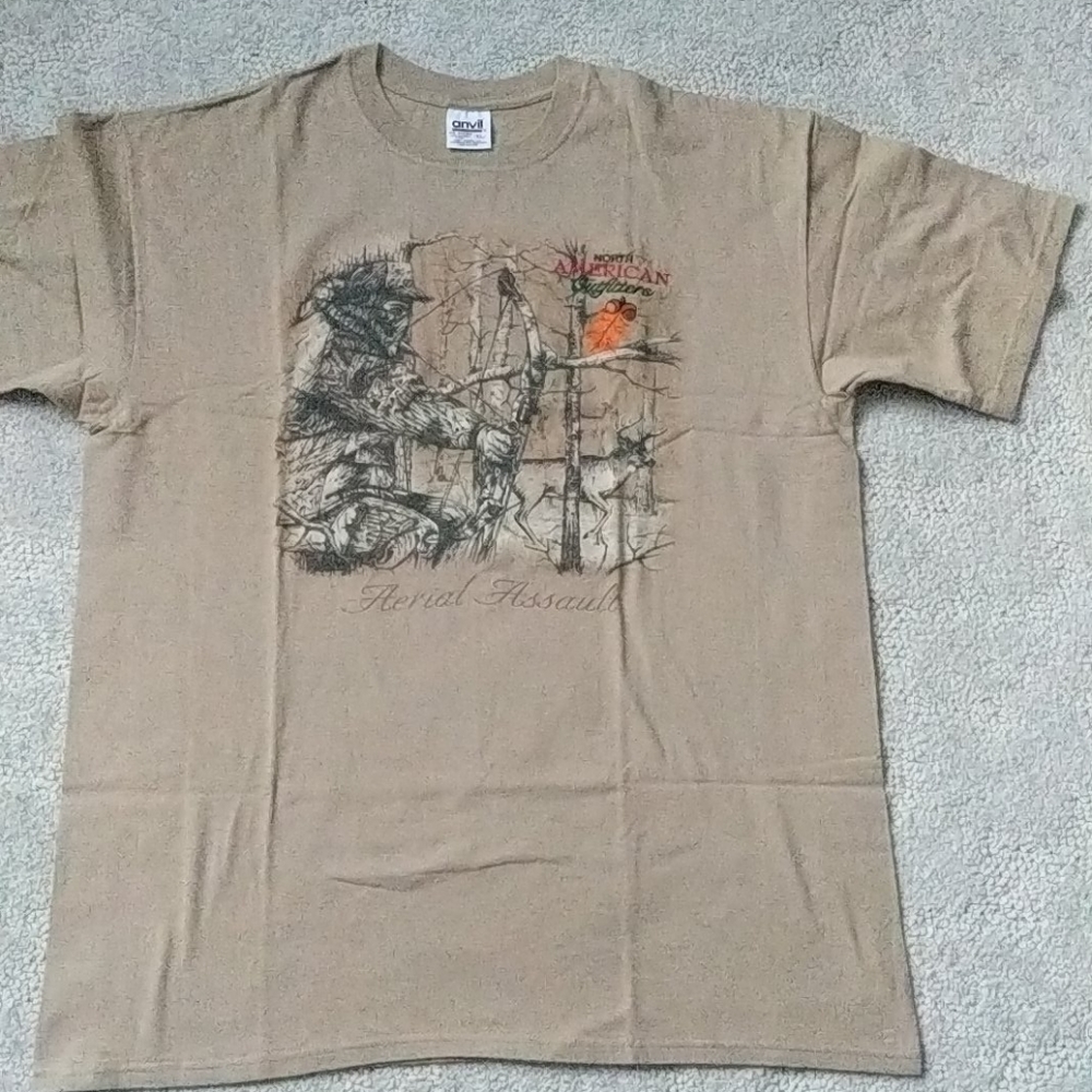 NWOT Mens T-shirt